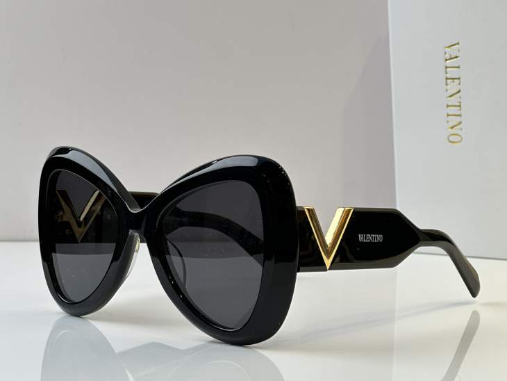 Picture of Valentino Sunglasses _SKUfw67175926fw